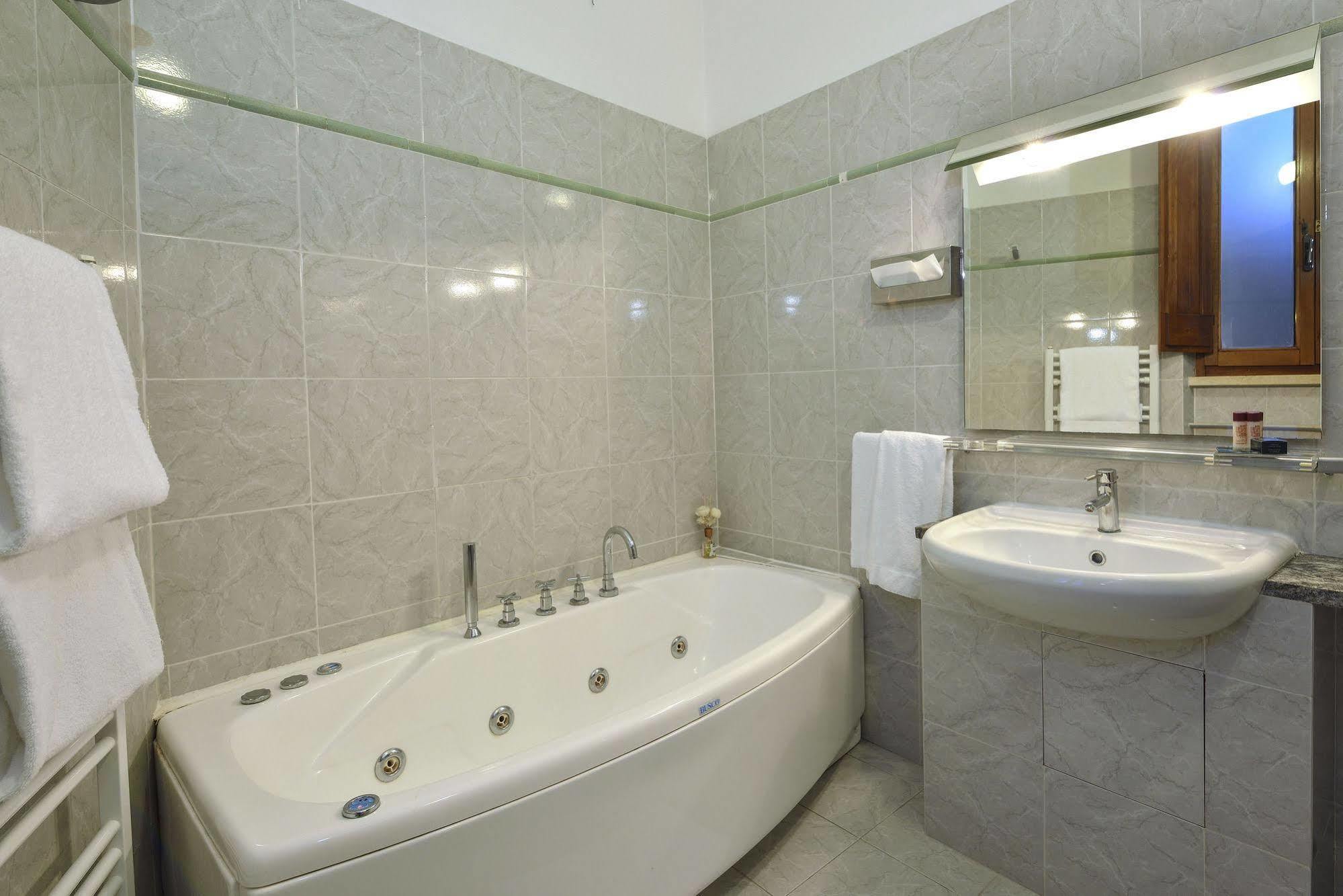 Hotel Fonte Cesia 4*